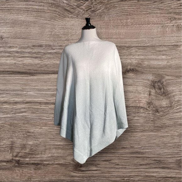 Barefoot Dreams Cozy Chic Ultra Lite Ocean Breeze Poncho in Ombre Waterfall Blue - Picture 8 of 10